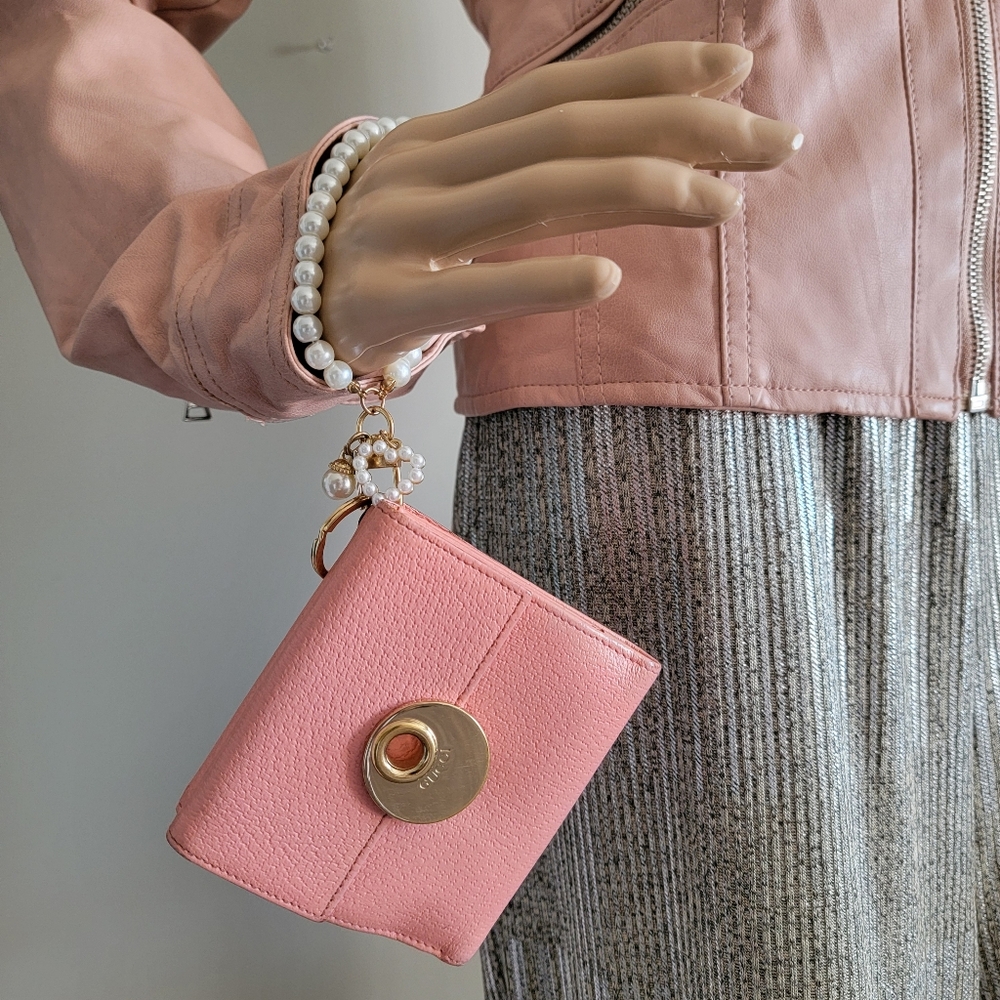 Firm✅️ Authentic Gucci Pink Leather Wallet